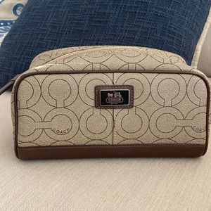 Coach toiletries case/ makeup